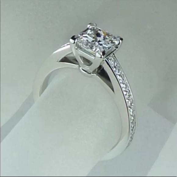 ENGAGEMENT 925 STERLING SILVER DIAMOND SQUARE RING, CUTE RING, SHINY RING. - Picture 3 of 5